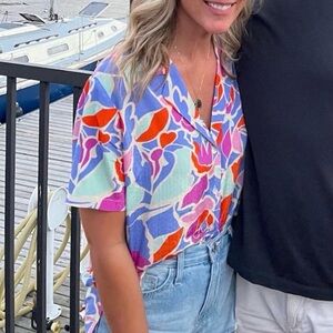 FRNCH Vibrant Floral V-Neck Short Sleeve Top - Multicolor